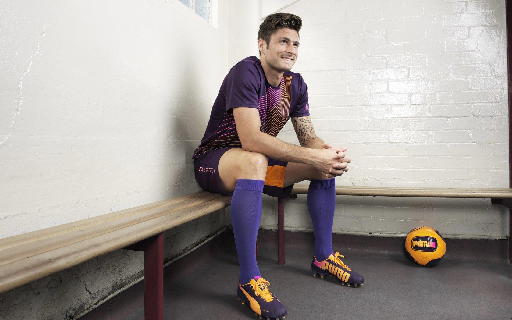 英雄联盟全球总决赛，巅峰对决引爆电竞热潮，中国战队再创辉煌